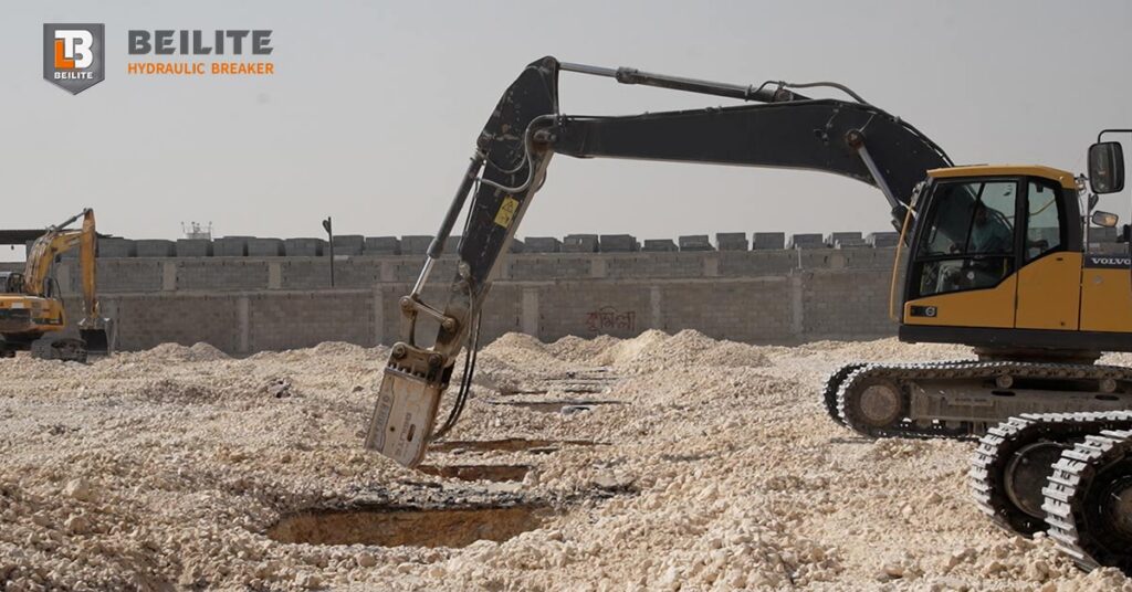 Why Hydraulic Hammers Are Essential for South African Construction and Mining?